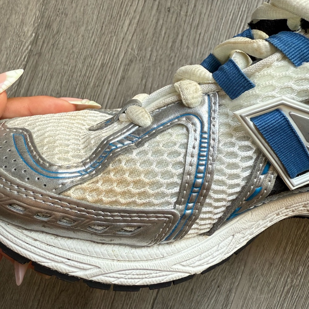 New Balance White and Blue Running Shoes - Picture 3 of 7